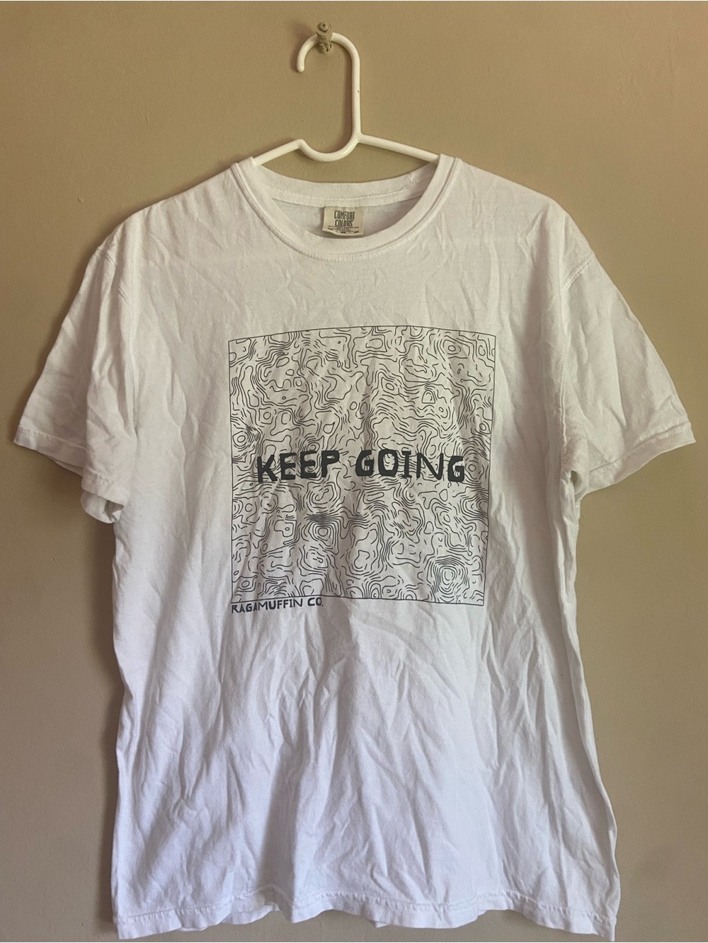 Comfort Colors White 'Keep Going' Graphic Short Sleeve Tee